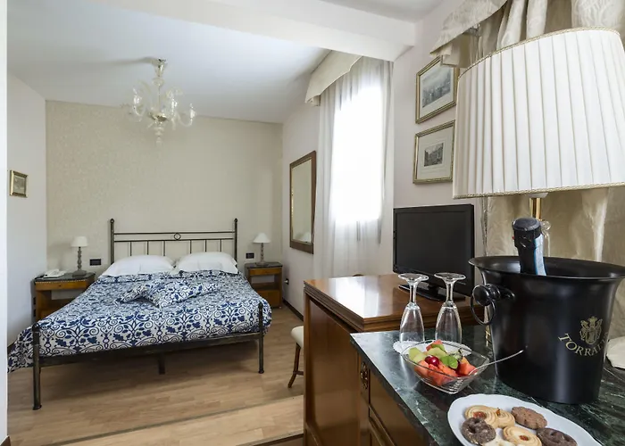 Stella Hotel 2*
